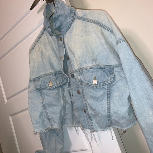 Cropped Jean Jacket - Picture 1 of 3